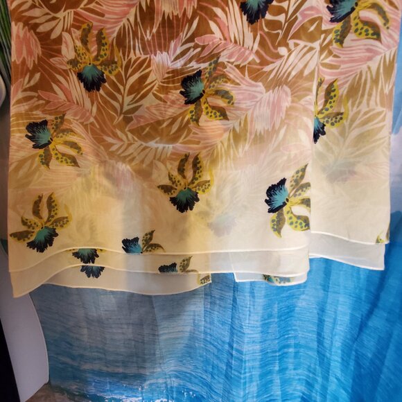 CAbi  size Large Tropical Print Parlor Sleeveless Split Back Blouse #5216 - Picture 5 of 8